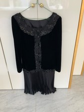 Escada: Wunderschönes, schwarzes Samtkleid mit Stickereien in Gr. 36/38