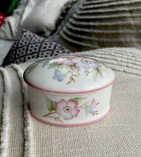 Queensway Vintage Fine Bone