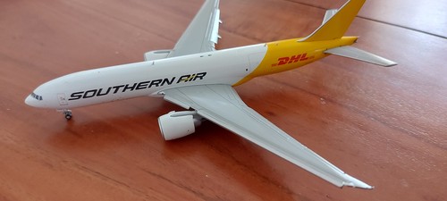 Flugzeugmodell boeing 777f - boeing,