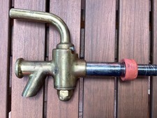 Alter massiver Messing