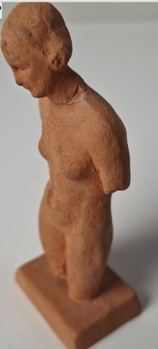 Kleine weibliche skuptur - kleine,