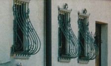 4 Fenstergitter feuerverzinkt, Lichtes Maß 52x74 cm mit Blumenkasten Einschub