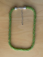 ? schöne Halskette / Perlenkette / Modeschmuck / grün-gelb / Handarbeit ?