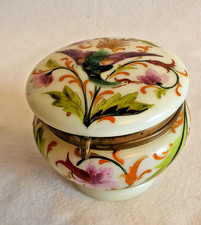 Schöne alte Deckeldose