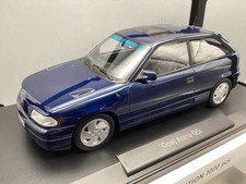 Modellautos 1:18 Norev Opel