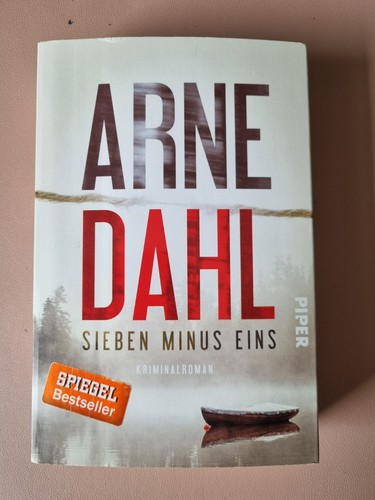 Sieben minus eins - ,
