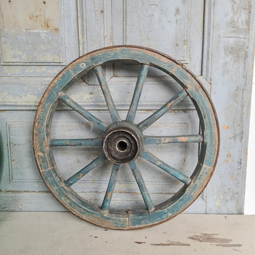 B1557 massives altes wagenrad - b1557,