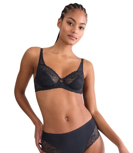 Triumph amourette graphic - triumph,