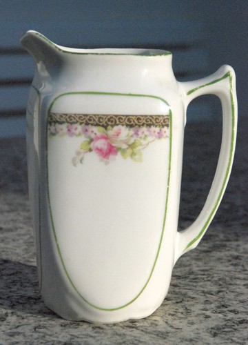 Uralte kleine milchkanne - uralte,