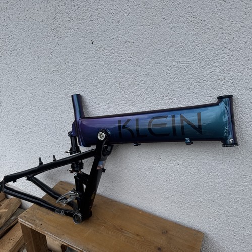 Klein mantra retro - klein,