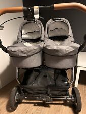 Fast Neu „Hartan“ Zwillingskinderwagen mit Bsbyschalen und Kleinkindaufsätze. 