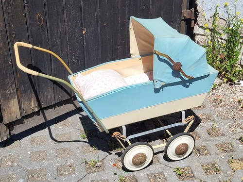 Nostalgischer puppenwagen - nostalgischer,