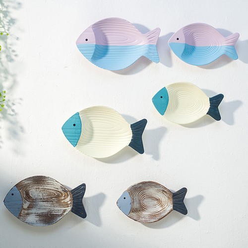 Hängender holzfisch - hängender,