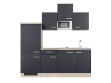 Singleküche mit E-Geräten -