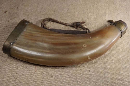 Uraltes antikes pulverhorn - uraltes,
