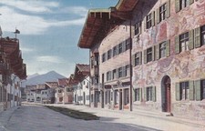 AK - Mittenwald , Obere Marktstraße mit Neunerhaus, im Hintergrund Reitherspitze