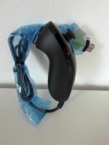 Nintendo wii nunchuk - nintendo,