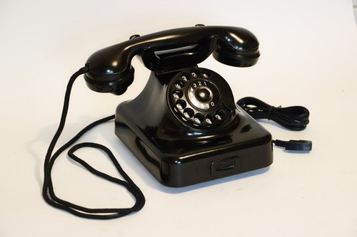 Historisches w38 telefon - telefon,, veb