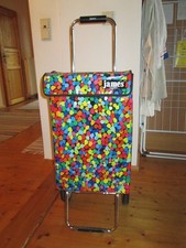 James, der kultige Einkaufstrolley, Einkaufswagen, Trolley, Einkaufsroller