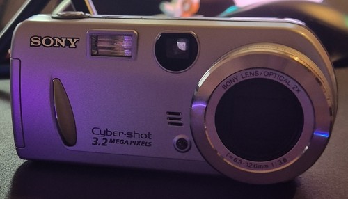 Sony cyber shot - 3,2, mp