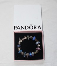 Pandora Armband mit 20 Charms