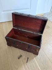 Vintage Holztruhe mit Schlüssel | Dekotruhe 40 cm | Holzkiste Antikstil