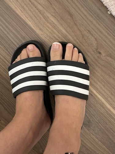 Adiletten schwarz weiß
