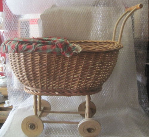 Alter kleiner puppenwagen - kleiner, deko