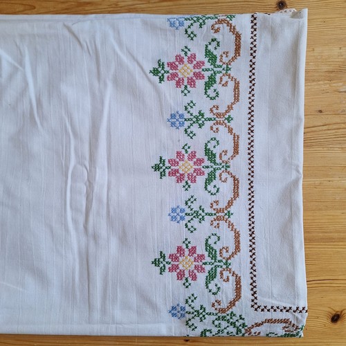 Alte handbestickte tischdecke - alte,