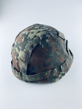 Militär Helm mit Flecktarn Überzug / Größe 38 / Bundeswehr