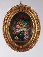 Ovales Blumenstillleben