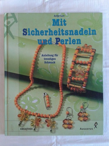 Mit sicherheitsnadeln und - mit,