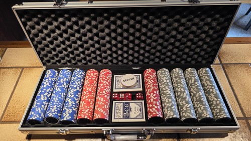 Großer pokerkoffer mit chips - mit,