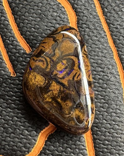 Boulder opal für edelstein - opal,