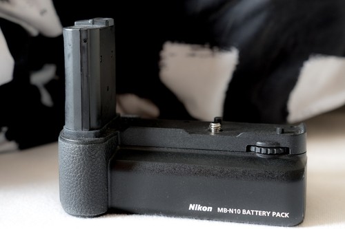 Nikon n10 battery pack - nikon,