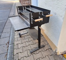 Holzkohlegrill