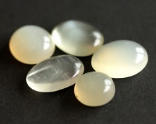 5Stück/26,23ct Mondstein Cabochon Indien mit Katzenauge