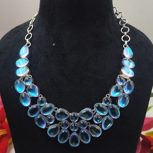 Milchiger opal edelstein - milchiger,