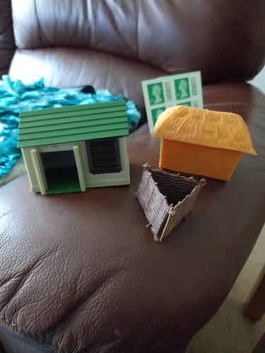 Britains farm building - britains,