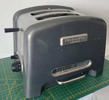 Toaster "Artisan" von KitchenAid im Retro-Design