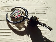 1997 1998 1999 Cadillac De Ville DTS STS  Motorhaube Emblem Hood Ornament