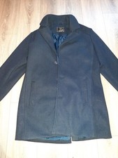 Schwarzer wollmantel mit - schwarzer,