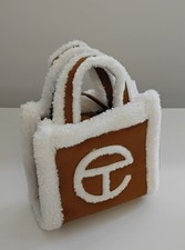 Tasche von Telfar x UGG klein