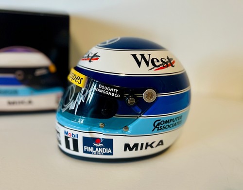 Mika hakkinen mclaren mercedes - mclaren,