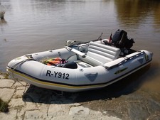 schlauchboot mit motor gebraucht  incl Anhänger