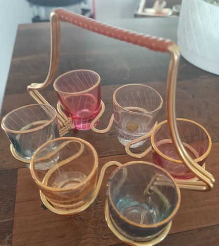 Bunte schnapsgläser im - 6,