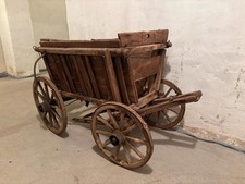 Antiker Holzwagen – rustikaler Leiterwagen