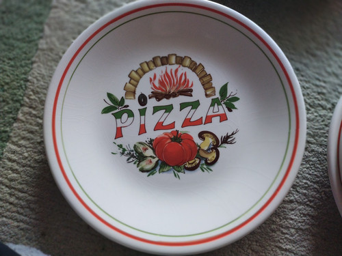 Pizzateller salat und - pizzateller,