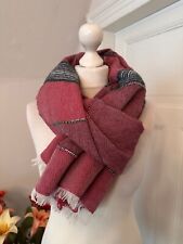 Tchibo XXL Webschal Schal Tuch Poncho Cape Überwurf Altrosé/Grau schmale Fransen