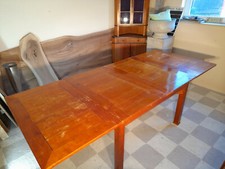 Sehr grosser Auszieh-Tisch